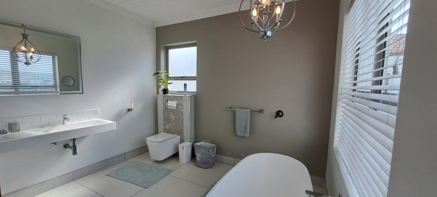 3 Bedroom Property for Sale in Calypso Beach Western Cape